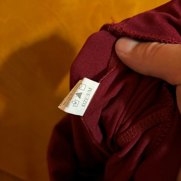 C-mode Athletic Capri Maroon size S/M - Picture 13 of 13